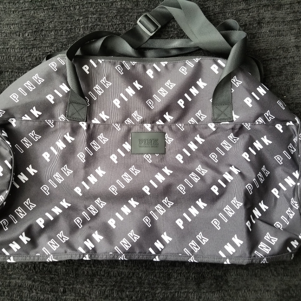 NWOT VICTORIA  SECRET PINK DUFFLE